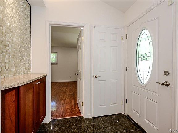 5th image of 53 Ehrhardt Way