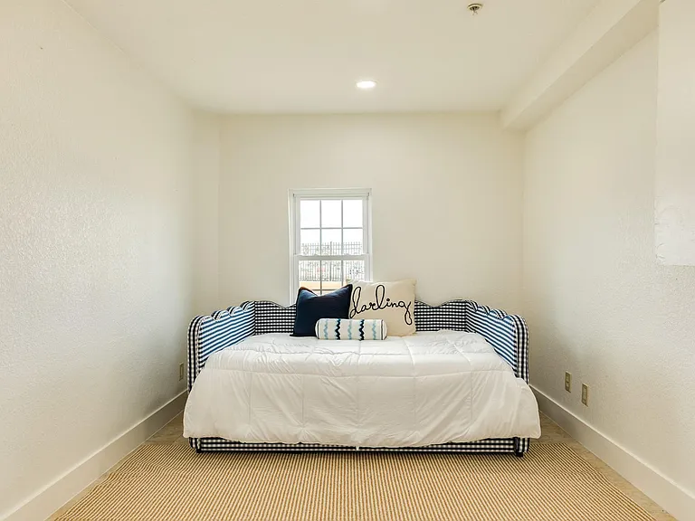411 Sailfish St #101 — Photo 22