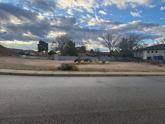 4th image of 870 S St