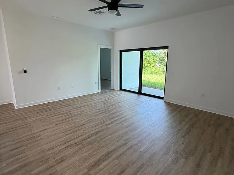 2434 Quentin Ave S — Photo 12