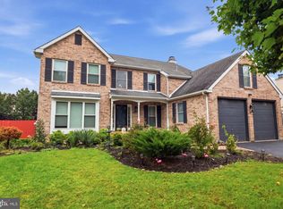 2628 Woodsview Dr, Bensalem, PA 19020