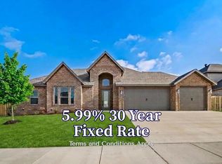1210 Fierce Ln, Centerton, AR 72719