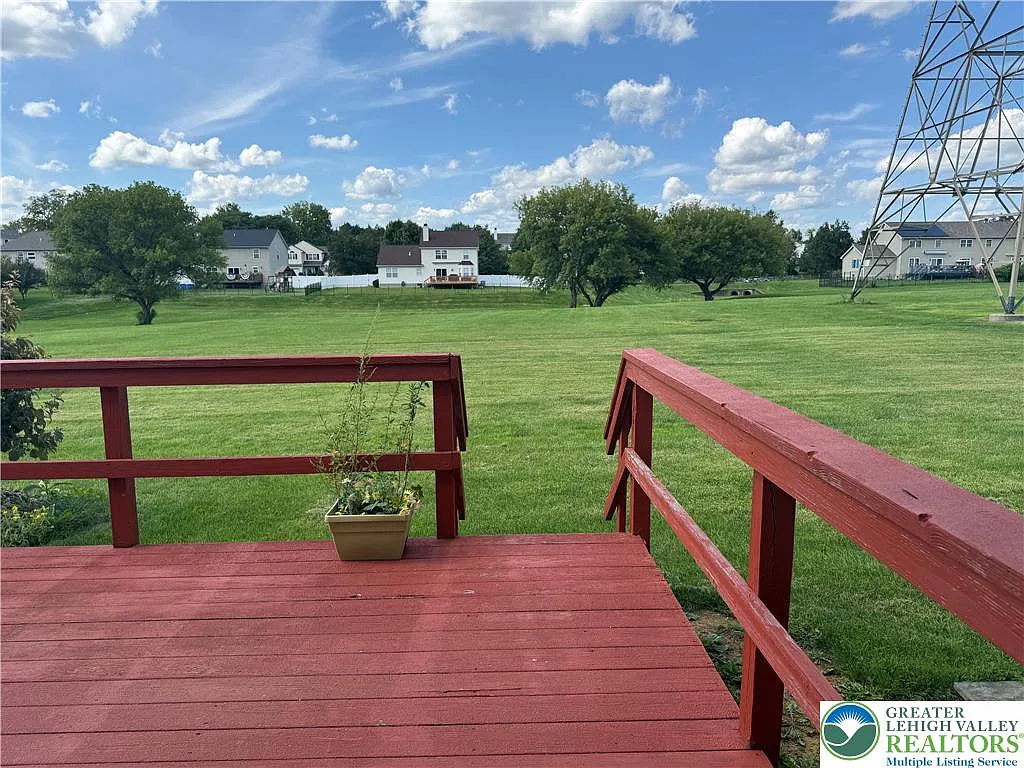 4 bed, 2.5 bath, 2892 sqft, $2,900 — Photo 4
