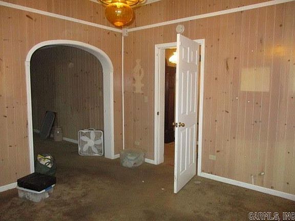 5th image of 424 E Lake St