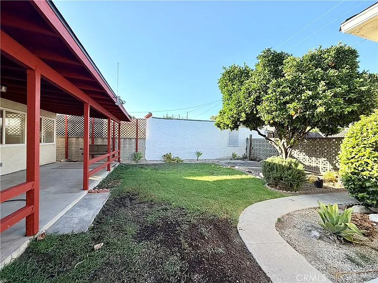 828 N Pass Ave — Photo 47