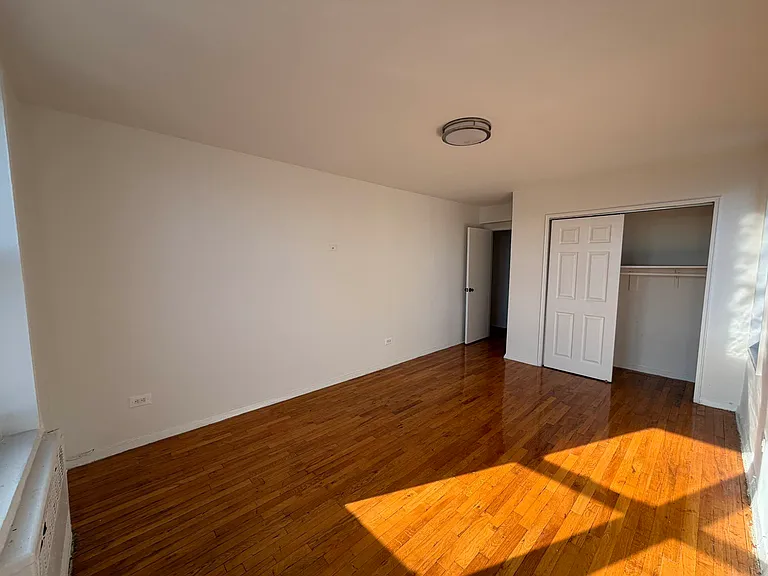 3255 Randall Ave #2J — Photo 9