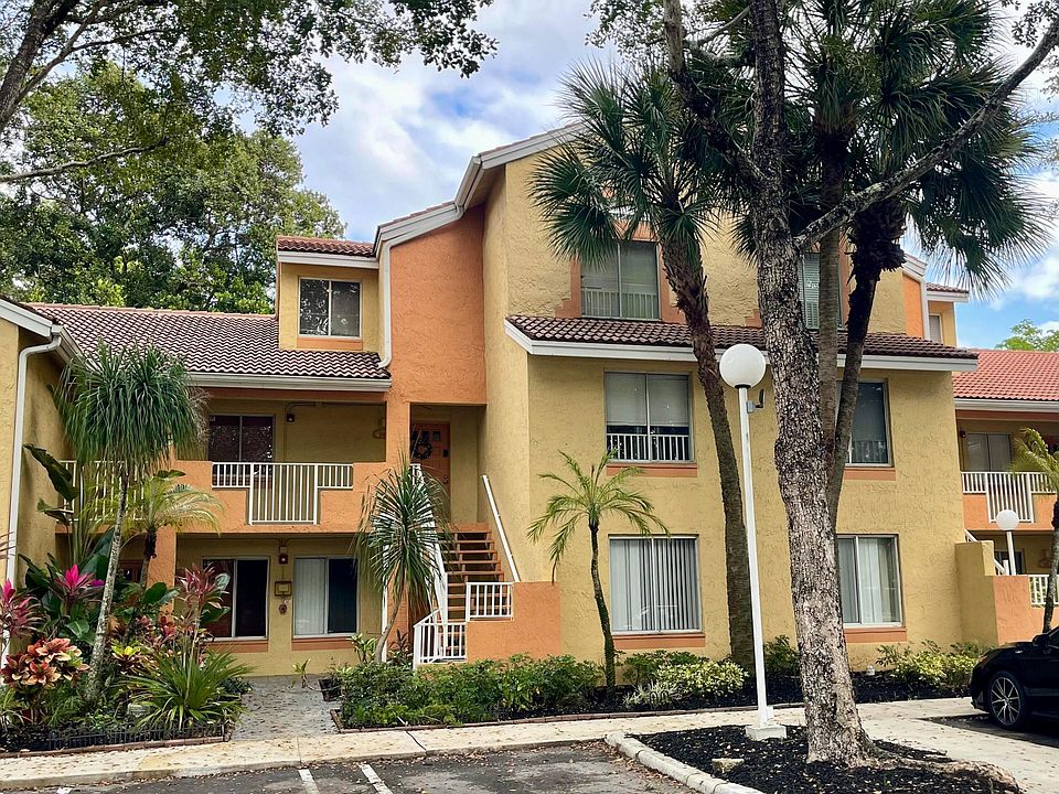 1st image of 910 Coral Club Drive