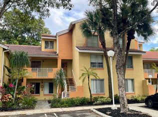 910 Coral Club Dr, Coral Springs, FL 33071