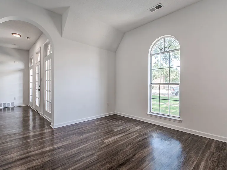 5624 Annandale Dr — Photo 11