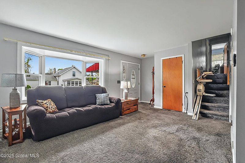 4th image of 52 Starr Avenue