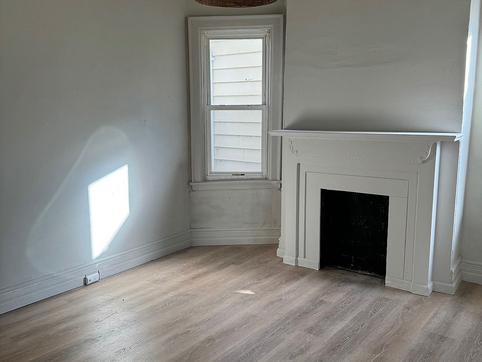 2nd image of 387 Dearborn St #B
