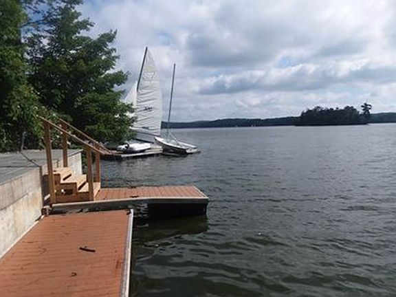 5th image of 2092 Lakeside Dr W