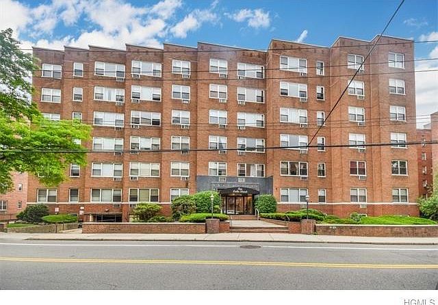 1st image of 10 Lake St APT 6