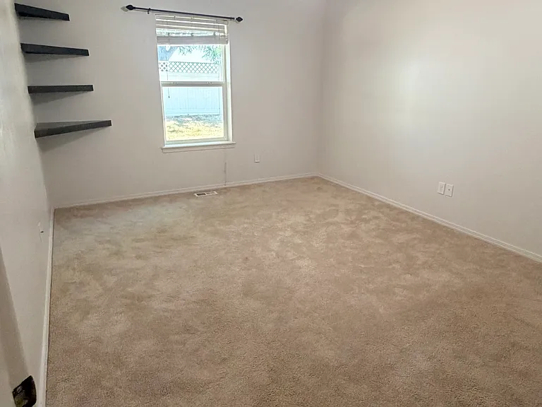1010 E Mystery Dr — Photo 11