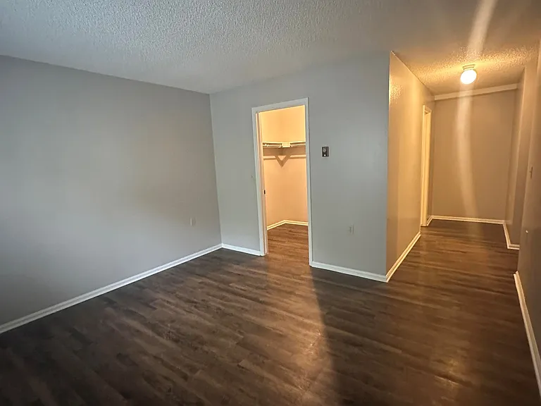 Sycamore Gardens Apartments — Photo 8