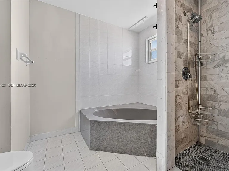 15602 SW 109th Ter — Photo 11