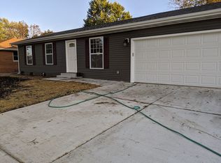 12 New Salem Rd, Bartonville, IL 61607