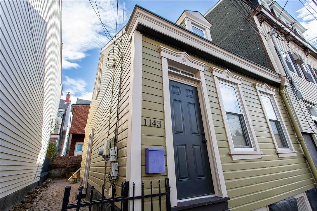 1143 Brabec St photo 1