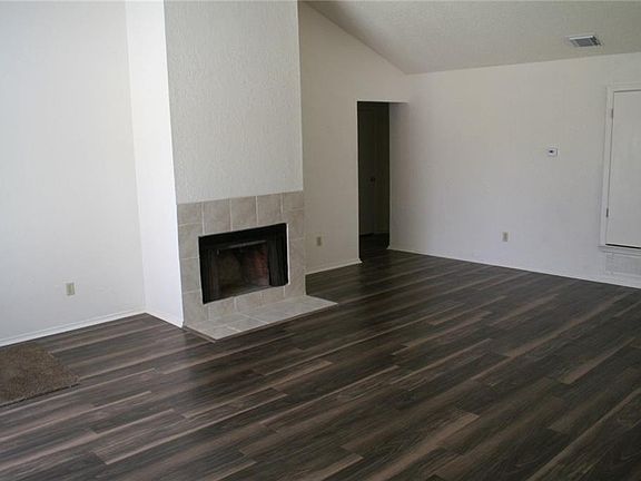 2nd image of 321 Jessica Dr