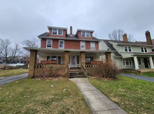 3096 E Derbyshire Rd, Cleveland Heights, OH
