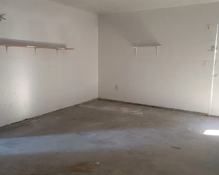406 W 2nd St — Photo 5