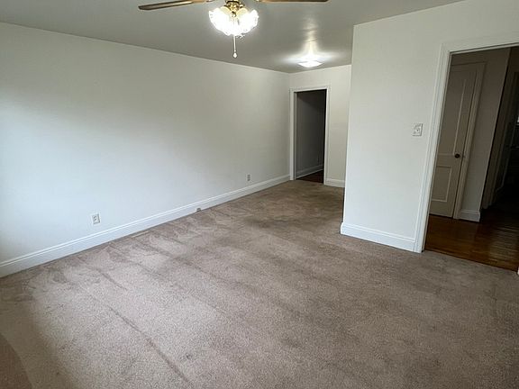 2nd image of 817 Roanoke Ave #817