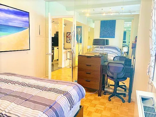 Rented by Sterling Holdings | media 4