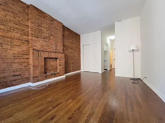 Rented by Compass | media 2