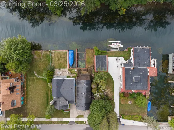 14356 Harbor Is, Detroit, MI 48215