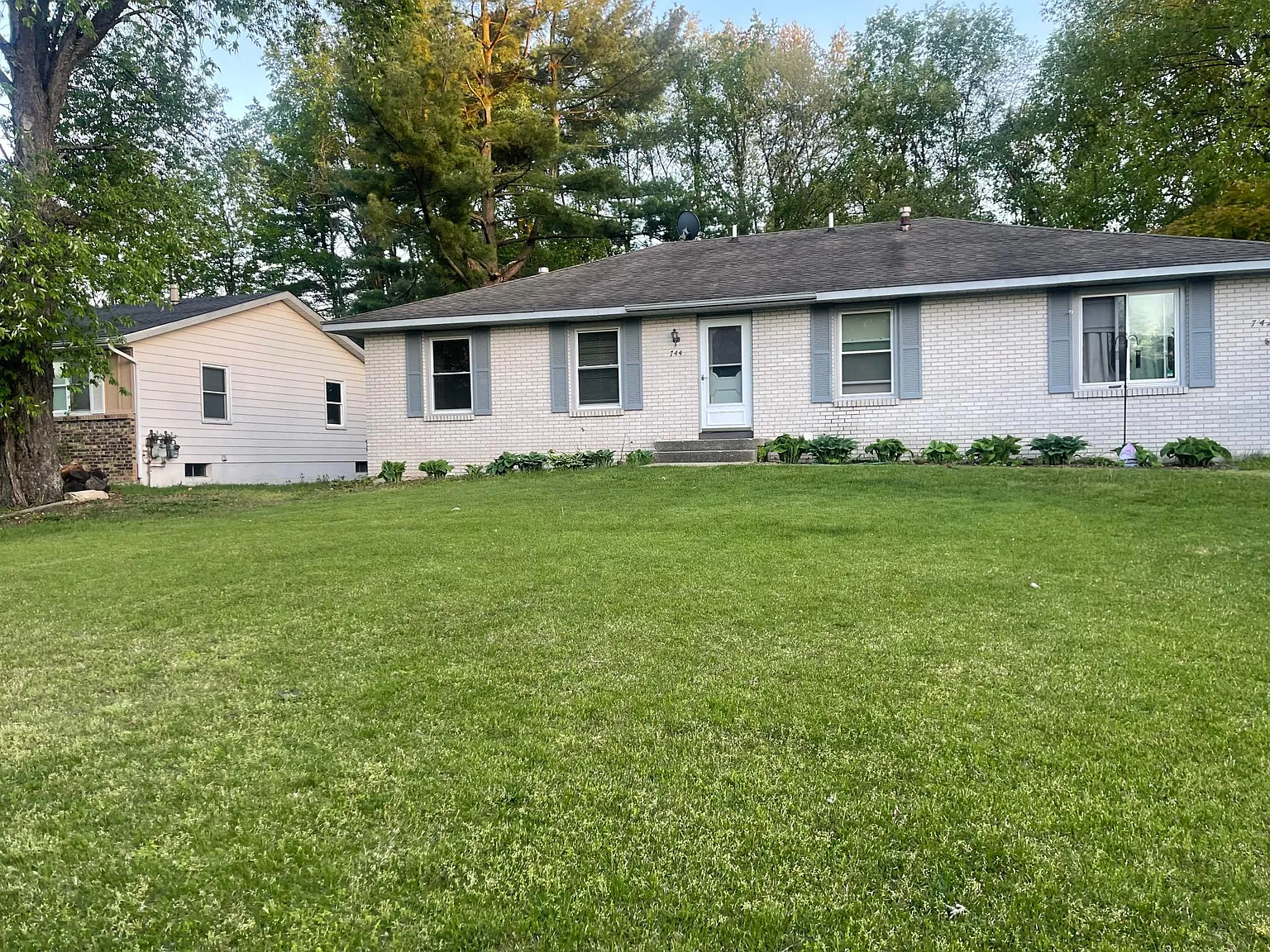 2 bed, 1100 sqft, $1,550 — Photo 2