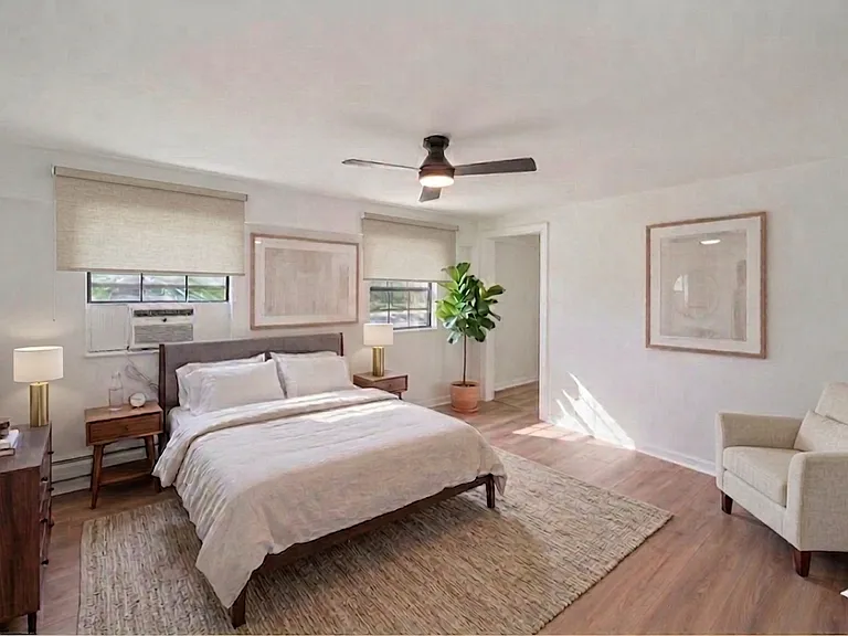 1002 High Grove Ct #B — Photo 30