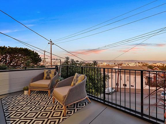 4th image of 806 De Haro St