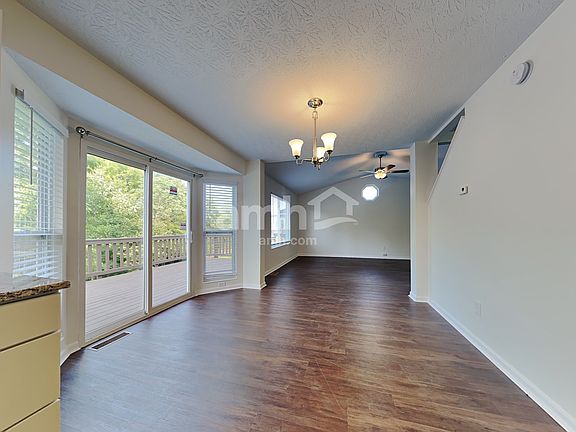 4th image of 2133 Antoinette Way