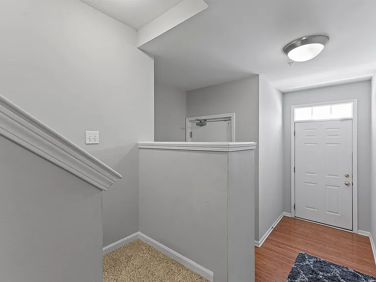 3091 Camden Dr — Photo 9