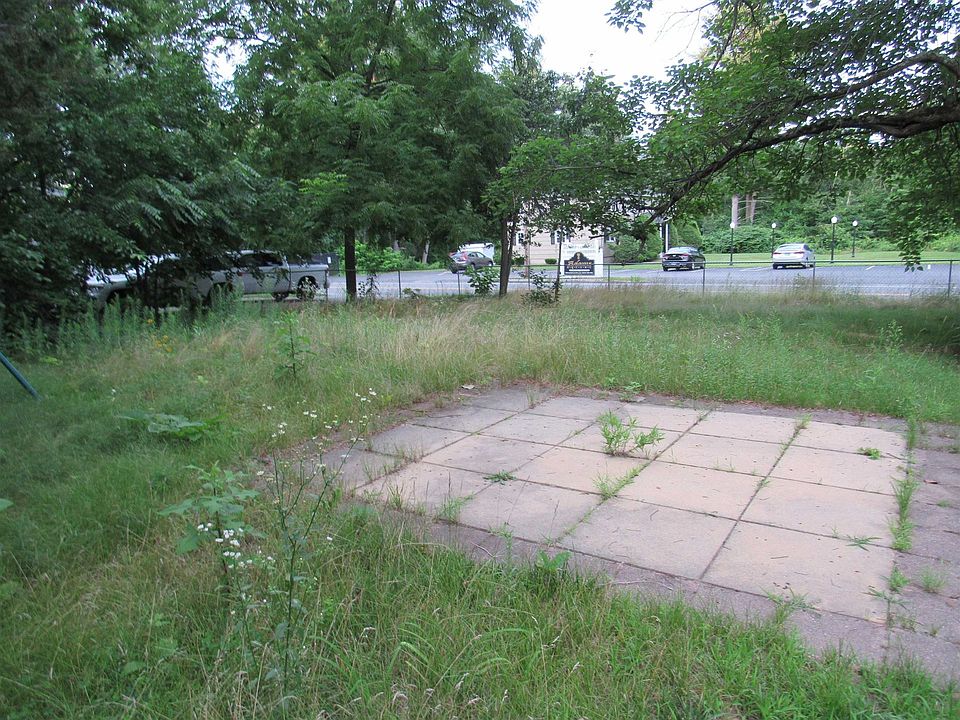 2nd image of 2 Summer St
