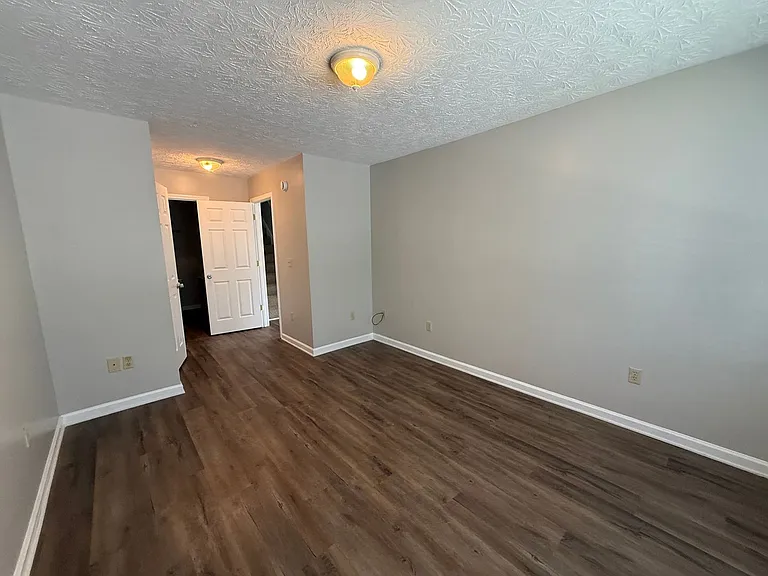328 Ferguson St — Photo 22