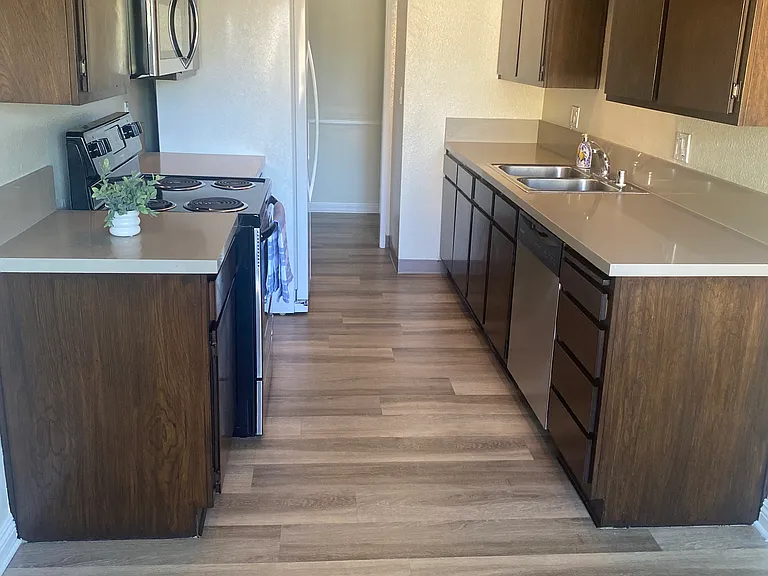 108 N Hidalgo Ave — Photo 4