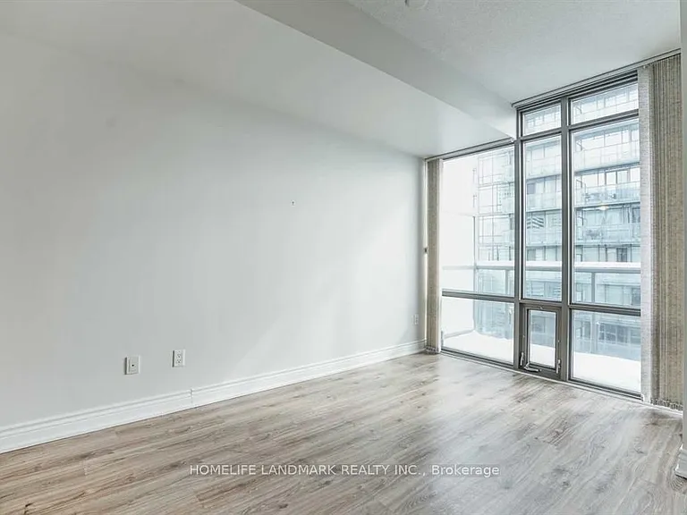 37 Grosvenor St #3401 — Photo 8