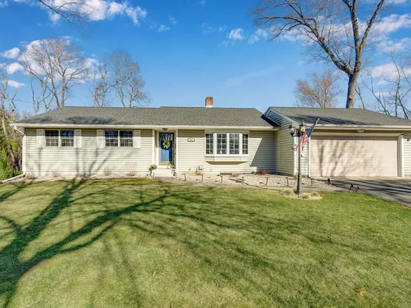 95 Dunsany Dr, Longmeadow, MA 01106