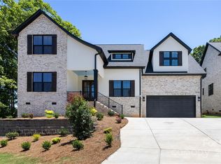 16403 Riverpointe Dr, Charlotte, NC 28278