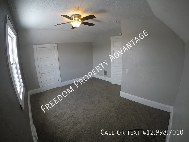716 Saint Clair Ave — Photo 9
