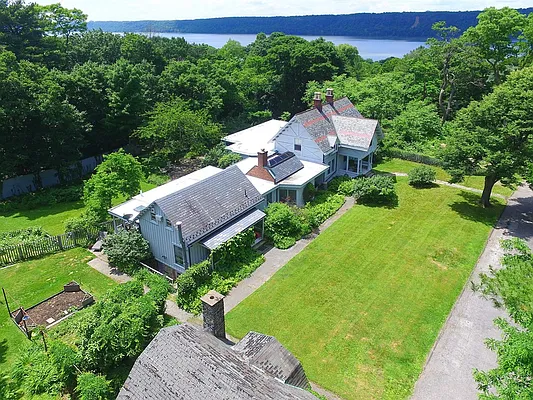 Sold by Robert E. Hill  | media 34