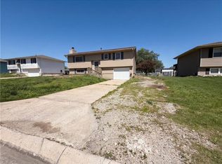 231 Downey Dr, Wellsville, KS 66092
