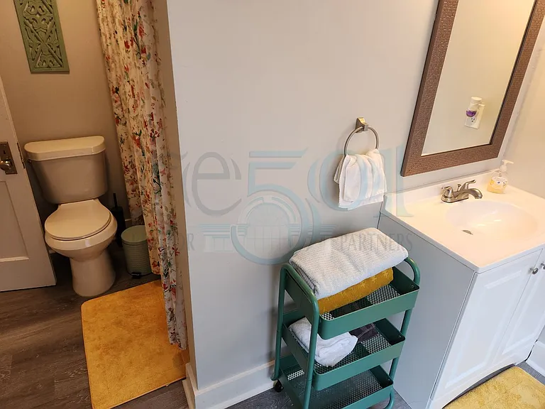 300 S Valentine St #1 — Photo 29