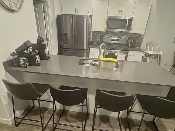 2nd image of 562 N Winding River Ave