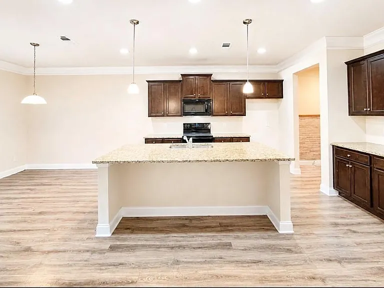 757 Laurel Cove Dr — Photo 8