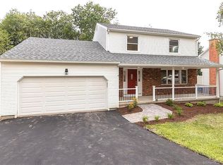 2 Perry Merrill Dr, West Haven, CT 06516