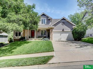 16902 Patterson Dr, Omaha, NE 68135