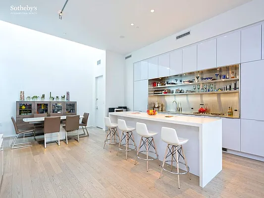 Rented by Sotheby's International Realty | media 14
