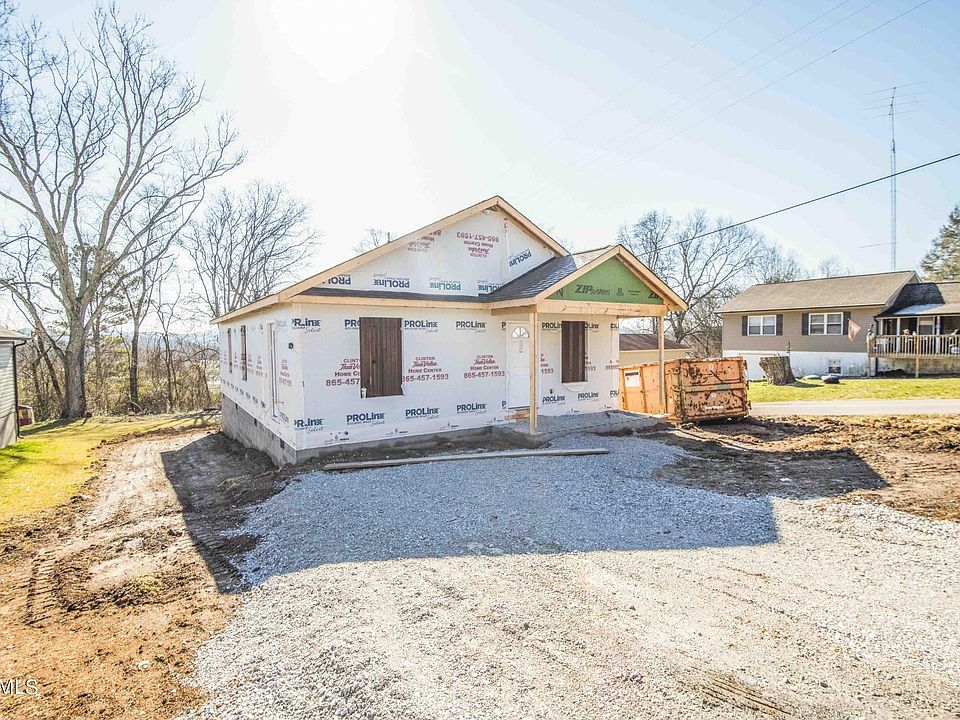 2nd image of 911 Loy St Lot 16